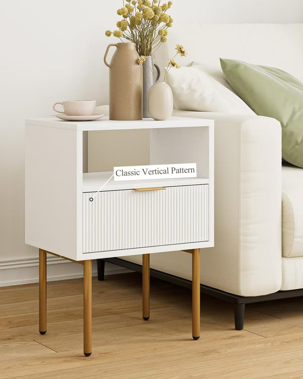 高颜值白色有充电板床头柜~